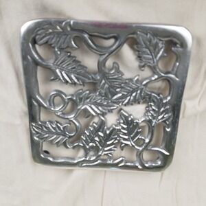 Leaf Trivet Silver Cast Aluminum Vine Openwork Trailing leaves square